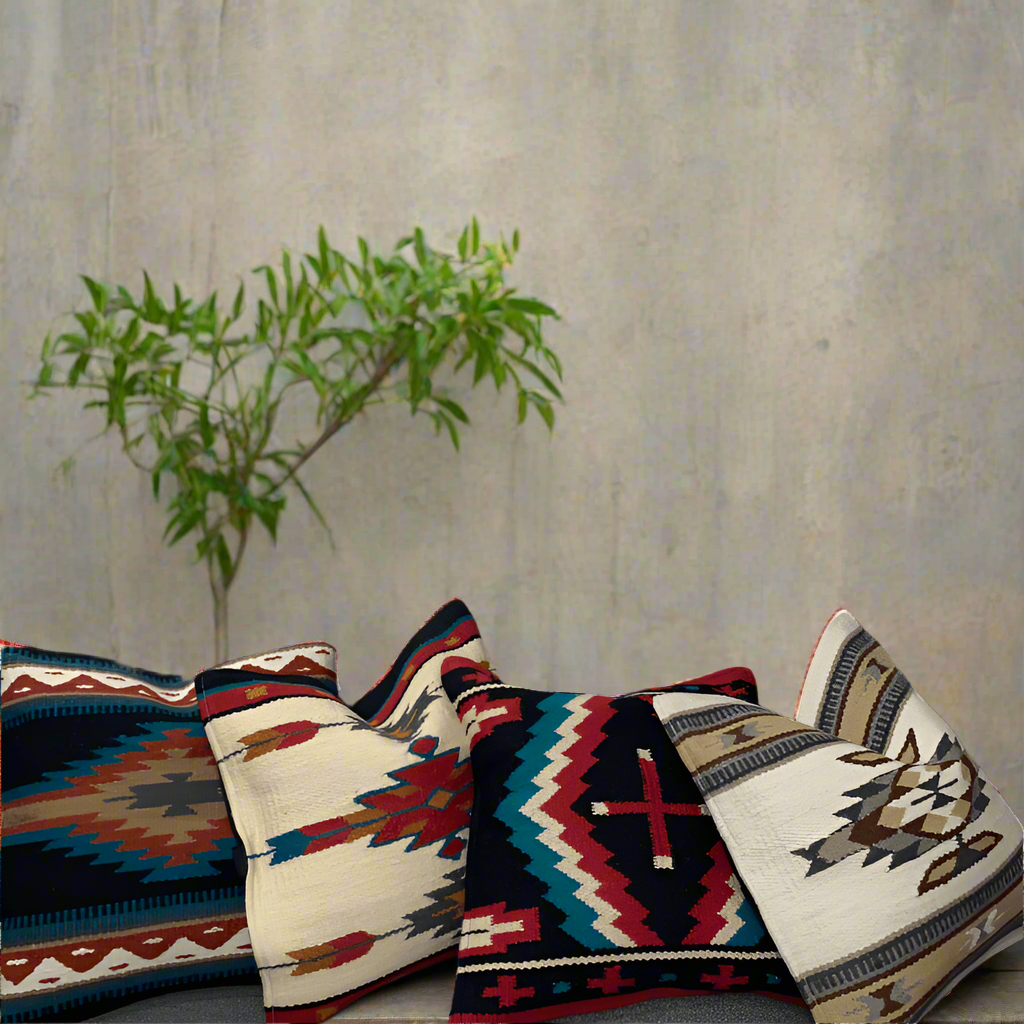Coussin inspiration Mayas en laine -Navajo