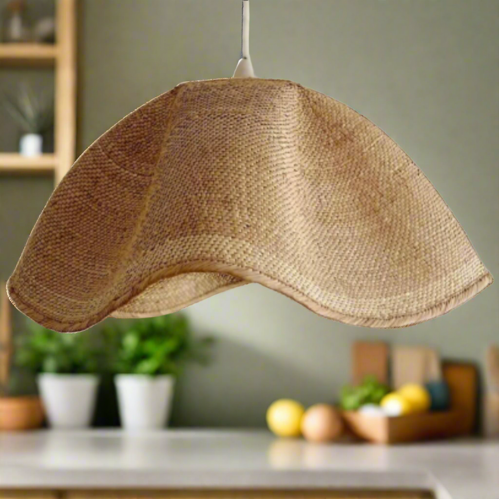 Suspension artisanale en feuilles de palmier Ilala – Élégance naturelle et savoir-faire ancestrale