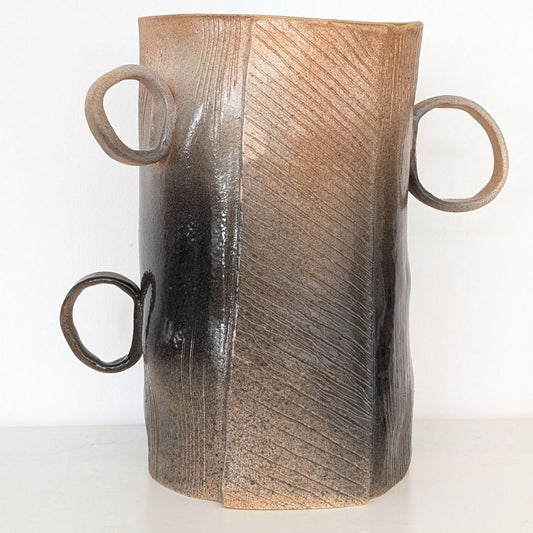 VASE en céramique sculpté -couleurs brun et noir